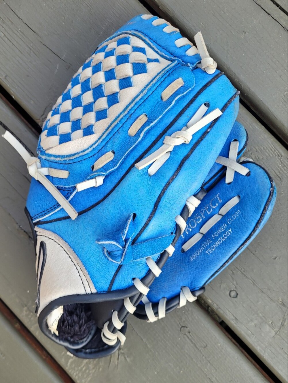 Mizuno Kids Blue Baseball Glove